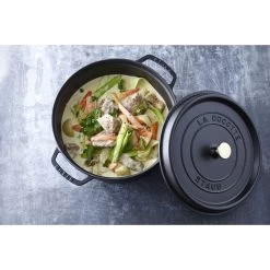 Staub Gietijzeren Braadpan 28 Cm / 6,75 L, Rond, Zwart -Thuis Keuken 000017831