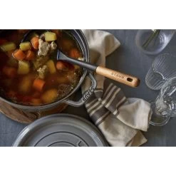 Staub Gietijzeren Braadpan 24 Cm / 3,8 L, Rond, Grafietgrijs 12 Staub Gietijzeren Braadpan 24 Cm / 3,8 L, Rond, Grafietgrijs -Thuis Keuken 424424407