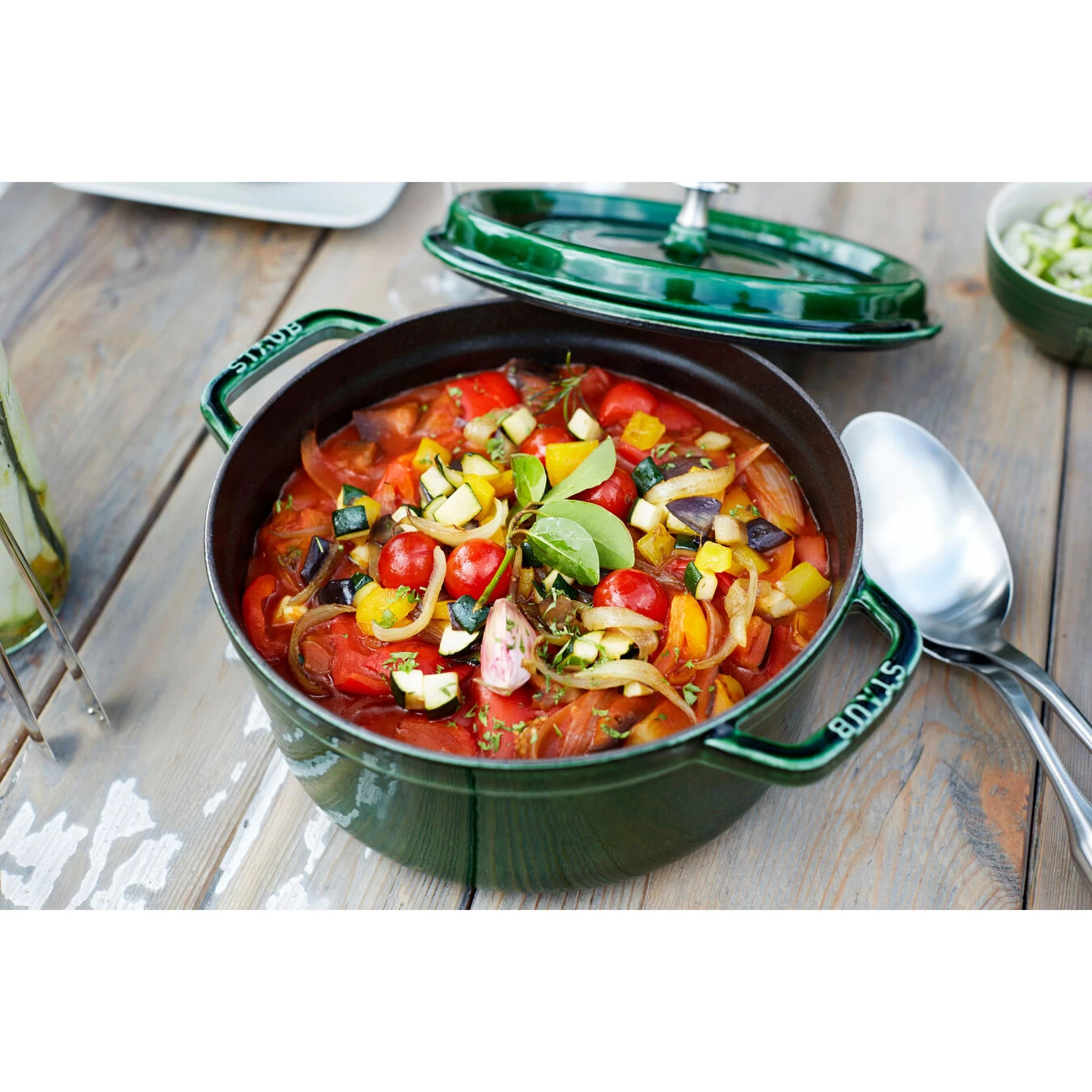 Staub Gietijzeren Braadpan 26 Cm / 5,25 L, Rond, Basilicum 7 Staub Gietijzeren Braadpan 26 Cm / 5,25 L, Rond, Basilicum - Afbeelding 5