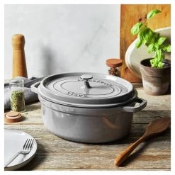 Staub Gietijzeren Braadpan 31 Cm / 5,5 L, Ovaal, Grafietgrijs -Thuis Keuken 750058442